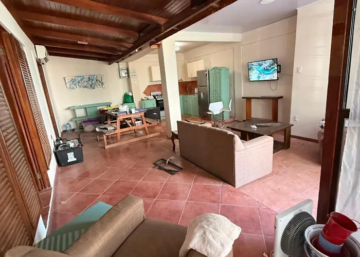 King Bed And Walk To The Gated *